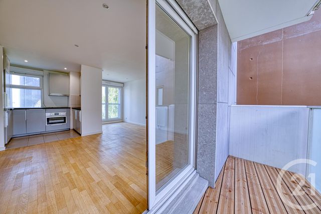 Afficher la photo en grand Appartement F4 à vendre - 4 pièces - 85.0 m2 - LA PLAINE ST DENIS - 93 - ILE-DE-FRANCE - Century 21 Immo Conseil
