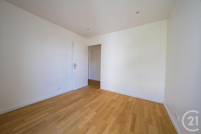 Afficher la photo en grand Appartement F4 à vendre - 4 pièces - 85.0 m2 - LA PLAINE ST DENIS - 93 - ILE-DE-FRANCE - Century 21 Immo Conseil