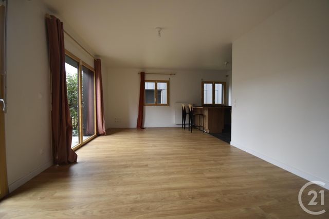 Afficher la photo en grand Appartement F3 à louer - 3 pièces - 71.1 m2 - AUBERVILLIERS - 93 - ILE-DE-FRANCE - Century 21 Immo Conseil