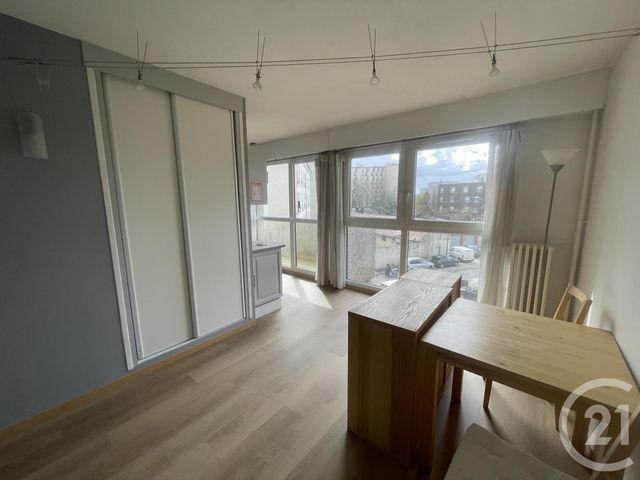 Appartement F1 à louer - 1 pièce - 25.76 m2 - LE BOURGET - 93 - ILE-DE-FRANCE - Century 21 Immo Conseil