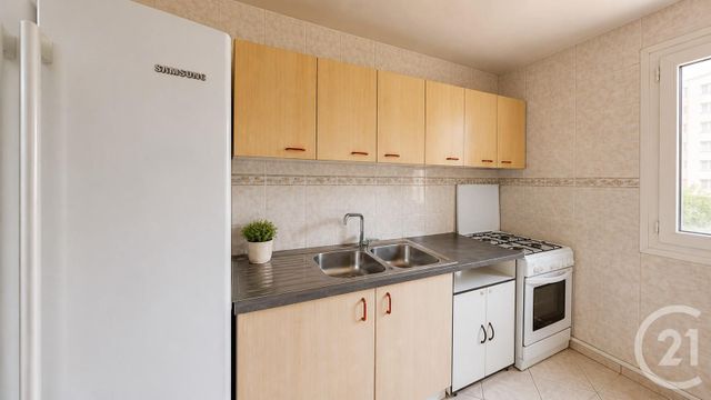 Appartement à vendre - 3 pièces - 54.68 m2 - LA COURNEUVE - 93 - ILE-DE-FRANCE - Century 21 Immo Conseil