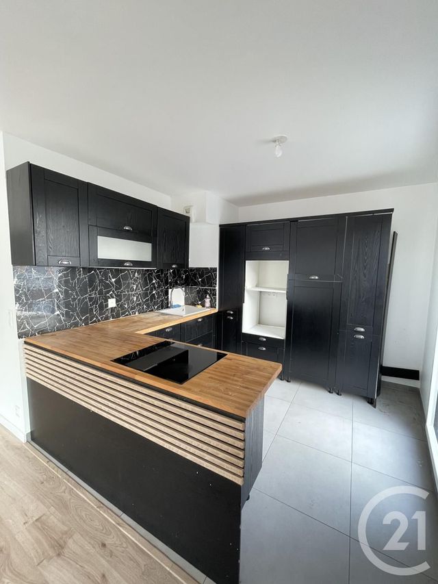 Appartement F3 à louer - 3 pièces - 70.79 m2 - AUBERVILLIERS - 93 - ILE-DE-FRANCE - Century 21 Immo Conseil