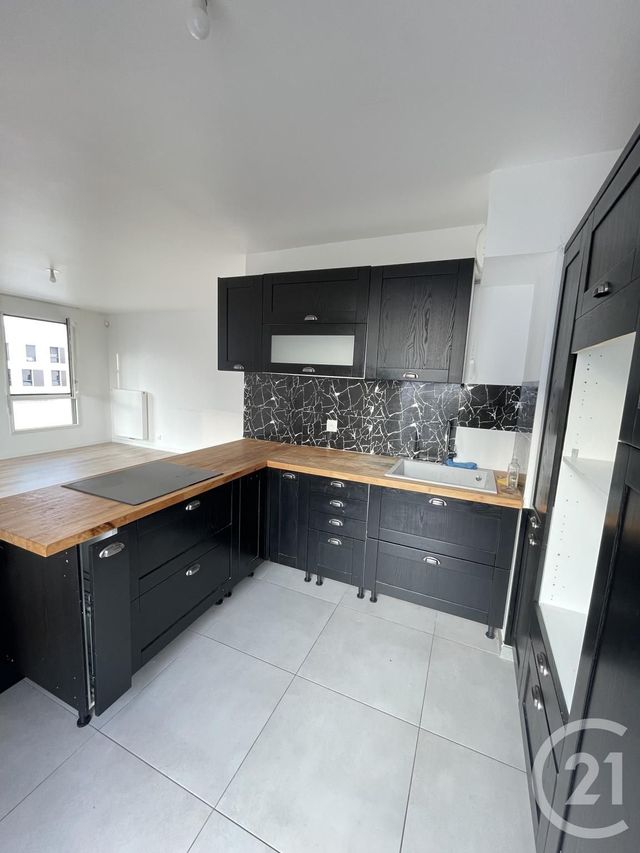 Appartement F3 à louer - 3 pièces - 70.79 m2 - AUBERVILLIERS - 93 - ILE-DE-FRANCE - Century 21 Immo Conseil