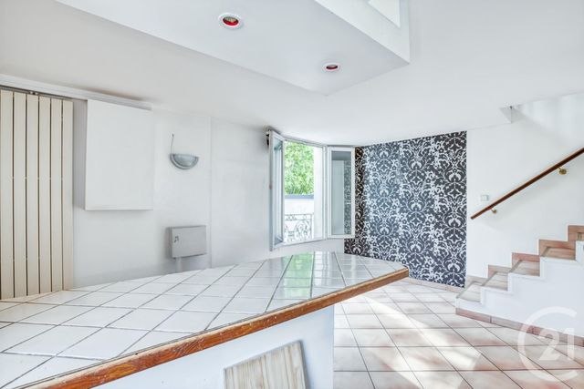 Appartement à vendre - 2 pièces - 32.16 m2 - AUBERVILLIERS - 93 - ILE-DE-FRANCE - Century 21 Immo Conseil