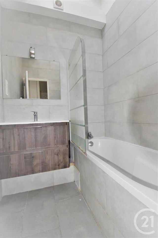 Appartement F2 à louer - 2 pièces - 35.52 m2 - AUBERVILLIERS - 93 - ILE-DE-FRANCE - Century 21 Immo Conseil