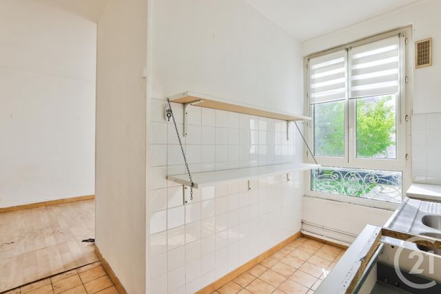 Afficher la photo en grand Appartement F1 à vendre - 1 pièce - 19.0 m2 - AUBERVILLIERS - 93 - ILE-DE-FRANCE - Century 21 Immo Conseil