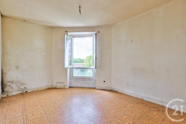 Afficher la photo en grand Appartement F2 à vendre - 2 pièces - 33.0 m2 - AUBERVILLIERS - 93 - ILE-DE-FRANCE - Century 21 Immo Conseil
