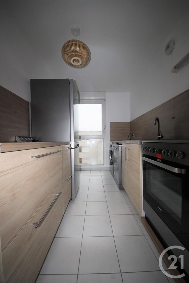 Appartement F5 à louer - 5 pièces - 93.27 m2 - LA COURNEUVE - 93 - ILE-DE-FRANCE - Century 21 Immo Conseil