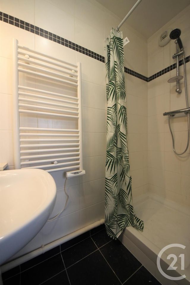 Appartement F5 à louer - 5 pièces - 93.27 m2 - LA COURNEUVE - 93 - ILE-DE-FRANCE - Century 21 Immo Conseil