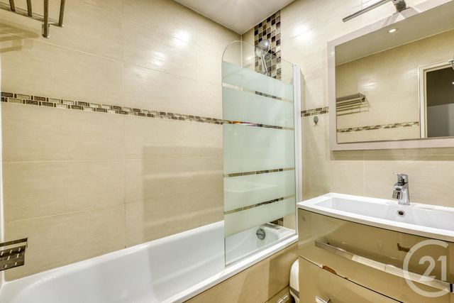 Appartement F3 à vendre - 3 pièces - 77.0 m2 - AUBERVILLIERS - 93 - ILE-DE-FRANCE - Century 21 Immo Conseil