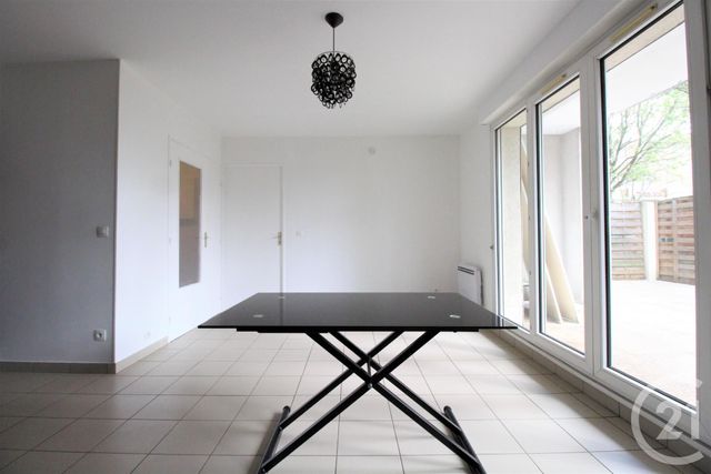 Appartement F2 à louer - 2 pièces - 38.28 m2 - LA COURNEUVE - 93 - ILE-DE-FRANCE - Century 21 Immo Conseil