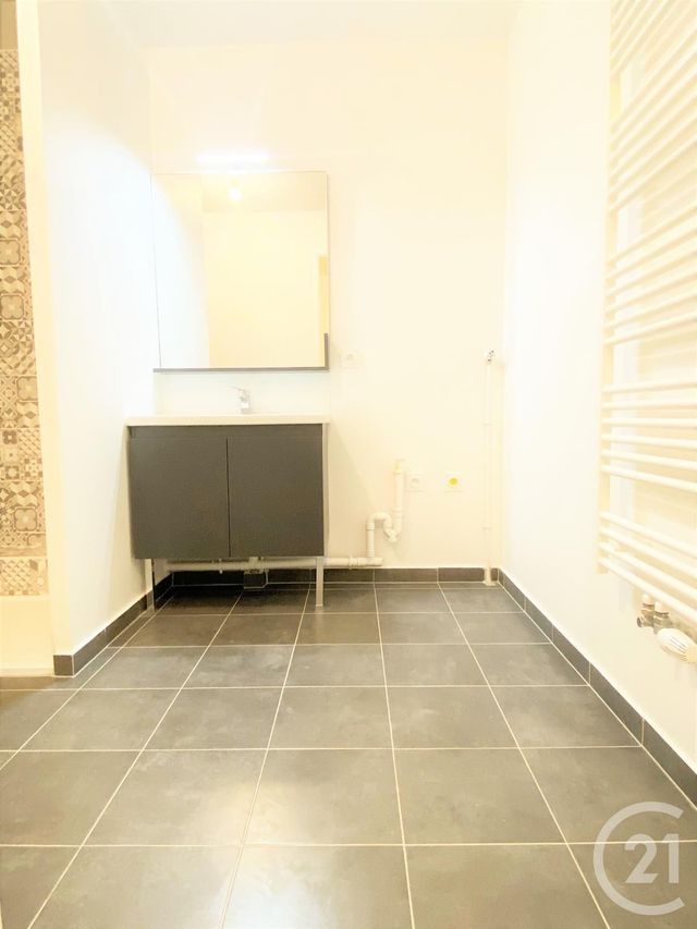 Appartement à louer - 2 pièces - 53.17 m2 - LA COURNEUVE - 93 - ILE-DE-FRANCE - Century 21 Immo Conseil