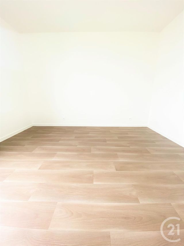 Appartement à louer - 2 pièces - 53.17 m2 - LA COURNEUVE - 93 - ILE-DE-FRANCE - Century 21 Immo Conseil