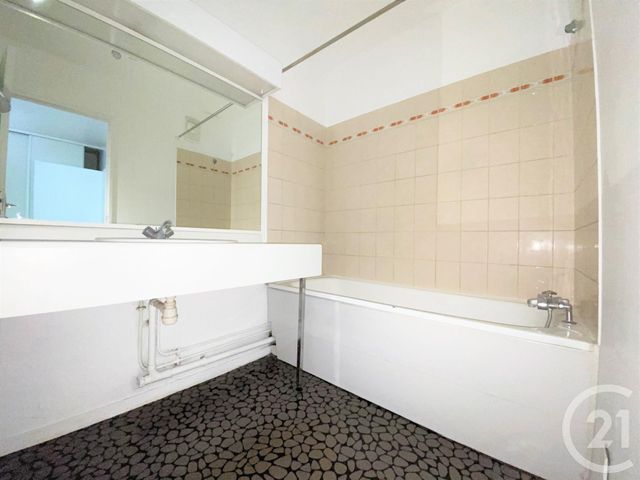 Appartement F2 à louer - 2 pièces - 48.89 m2 - LA COURNEUVE - 93 - ILE-DE-FRANCE - Century 21 Immo Conseil