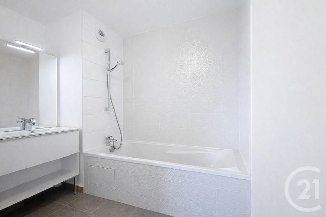 Appartement F3 à louer - 3 pièces - 70.0 m2 - PANTIN - 93 - ILE-DE-FRANCE - Century 21 Immo Conseil