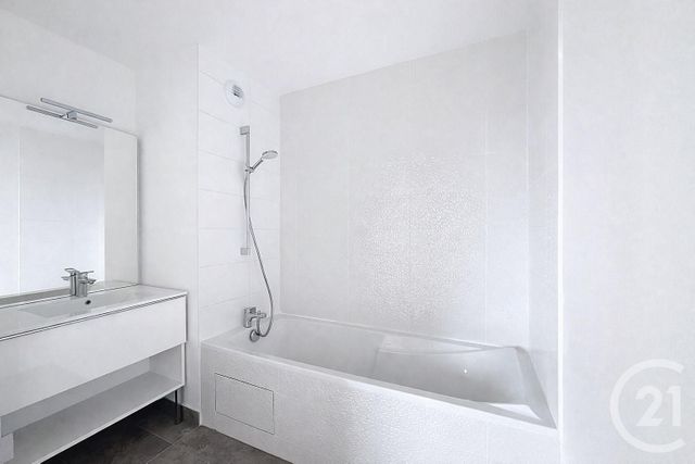 Appartement F3 à louer - 3 pièces - 70.0 m2 - PANTIN - 93 - ILE-DE-FRANCE - Century 21 Immo Conseil