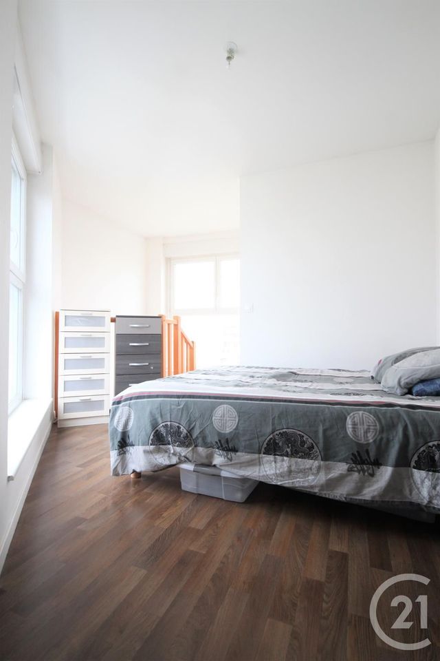 Appartement Duplex à louer - 2 pièces - 37.2 m2 - BOBIGNY - 93 - ILE-DE-FRANCE - Century 21 Immo Conseil