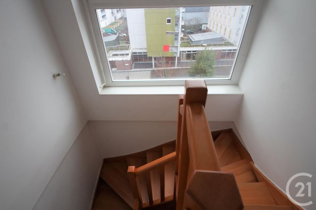 Appartement Duplex à louer - 2 pièces - 37.2 m2 - BOBIGNY - 93 - ILE-DE-FRANCE - Century 21 Immo Conseil