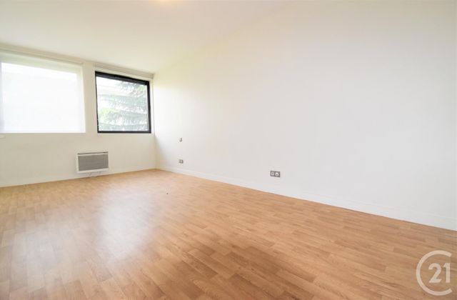 Appartement F2 à louer - 2 pièces - 63.3 m2 - AUBERVILLIERS - 93 - ILE-DE-FRANCE - Century 21 Immo Conseil