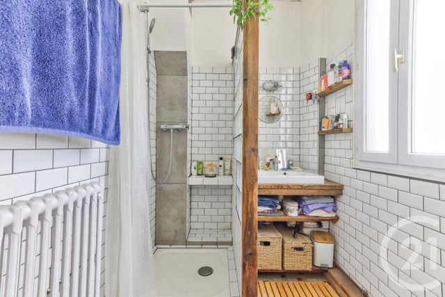 Appartement F2 à vendre - 2 pièces - 46.69 m2 - AUBERVILLIERS - 93 - ILE-DE-FRANCE - Century 21 Immo Conseil
