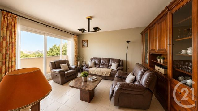 Appartement à vendre - 4 pièces - 79.38 m2 - AUBERVILLIERS - 93 - ILE-DE-FRANCE - Century 21 Immo Conseil