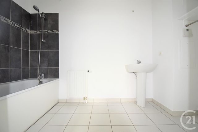 Appartement F2 à louer - 2 pièces - 41.16 m2 - ST DENIS - 93 - ILE-DE-FRANCE - Century 21 Immo Conseil