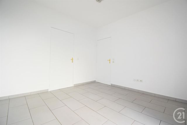 Appartement F2 à louer - 2 pièces - 41.16 m2 - ST DENIS - 93 - ILE-DE-FRANCE - Century 21 Immo Conseil