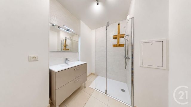 Appartement F4 à vendre - 4 pièces - 82.08 m2 - PARIS - 75019 - ILE-DE-FRANCE - Century 21 Immo Conseil