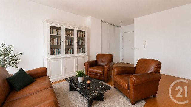 Appartement F1 bis à vendre - 2 pièces - 32.67 m2 - PARIS - 75017 - ILE-DE-FRANCE - Century 21 Immo Conseil