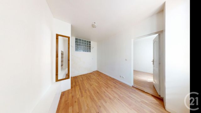 Appartement à vendre - 2 pièces - 27.89 m2 - AUBERVILLIERS - 93 - ILE-DE-FRANCE - Century 21 Immo Conseil
