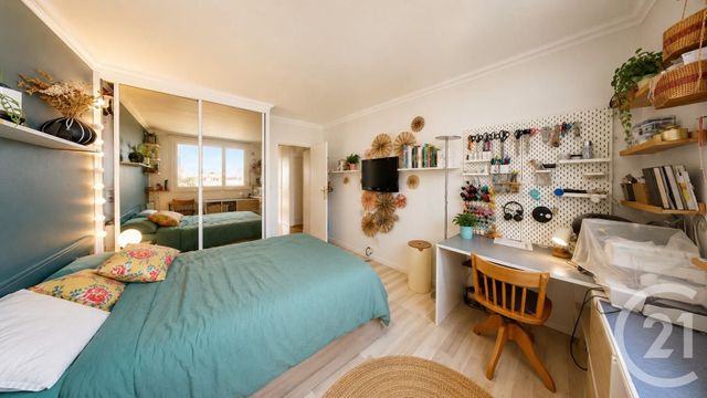 Appartement F3 à vendre - 3 pièces - 74.16 m2 - PANTIN - 93 - ILE-DE-FRANCE - Century 21 Immo Conseil