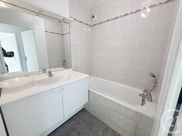 Appartement F2 à vendre - 2 pièces - 41.12 m2 - AUBERVILLIERS - 93 - ILE-DE-FRANCE - Century 21 Immo Conseil