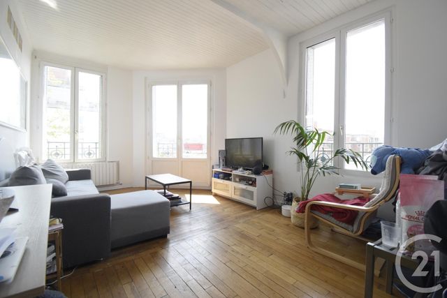 Appartement F2 à louer - 2 pièces - 41.7 m2 - ST DENIS - 93 - ILE-DE-FRANCE - Century 21 Immo Conseil