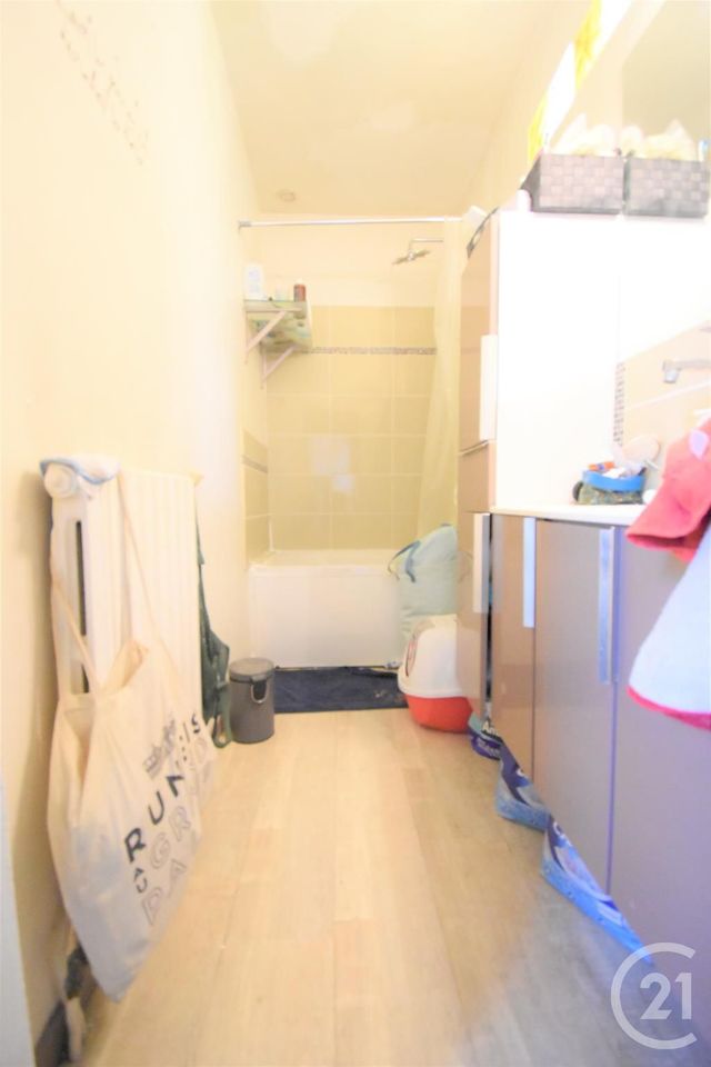 Appartement F2 à louer - 2 pièces - 41.7 m2 - ST DENIS - 93 - ILE-DE-FRANCE - Century 21 Immo Conseil