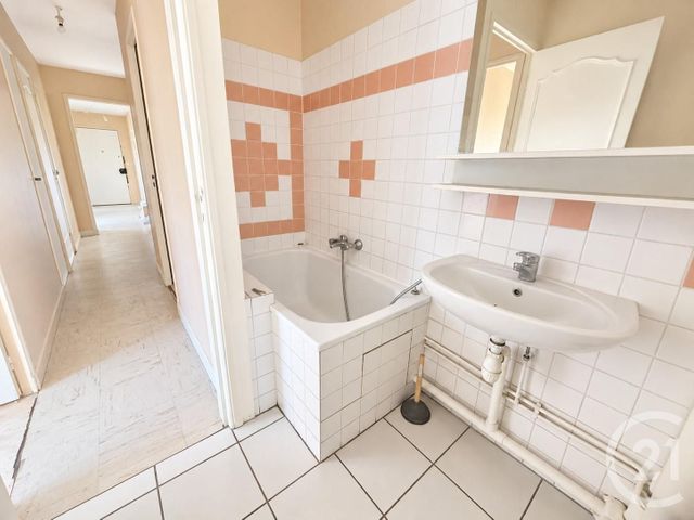 Appartement F3 à louer - 4 pièces - 65.0 m2 - AUBERVILLIERS - 93 - ILE-DE-FRANCE - Century 21 Immo Conseil