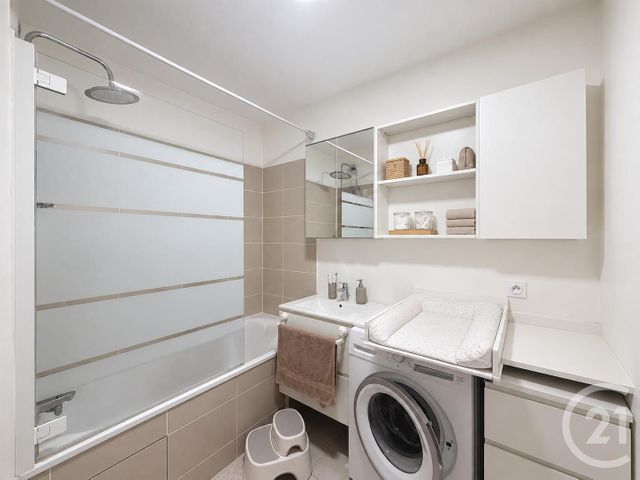 Appartement F3 à louer - 3 pièces - 62.77 m2 - AUBERVILLIERS - 93 - ILE-DE-FRANCE - Century 21 Immo Conseil